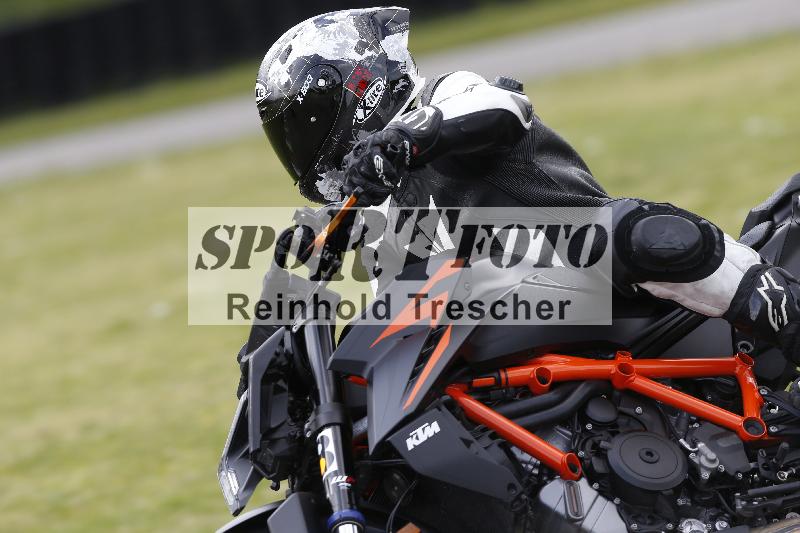 /Archiv-2025/09 22.04.2025 Cornu Master School ADR/rot-rouge/38